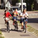 jongeren, fietsen, straat, verkeer
