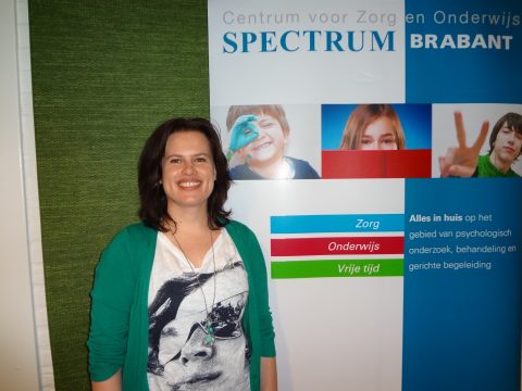 Renate van Leeuwen, Spectrum, autisme