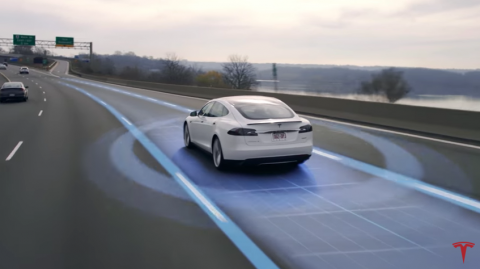 Tesla zelfrijdende auto