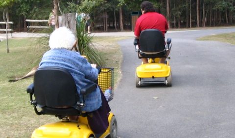 Senioren wegwijs op de scootmobiel door theoriemiddag