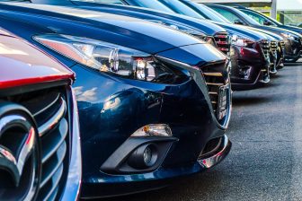 Omzet auto- en motorbranche flink hoger in 2022 door prijsstijgingen