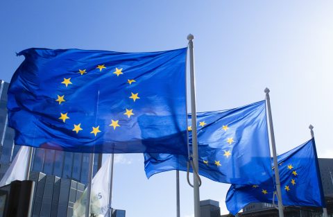 EU roept op tot verandering: ‘Meer aandacht voor kwetsbare groepen en streng zijn voor jonge bestuurders’