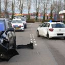 Lesauto en personenwagen botsen op elkaar in Den Helder.