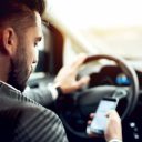 Direct rijbewijs kwijt bij appen achter het stuur in Belgisch-Limburg