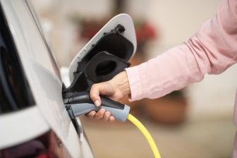 'Verkoop elektrische auto’s stijgt met 9,6%, ondanks marktdaling van 3,8%'